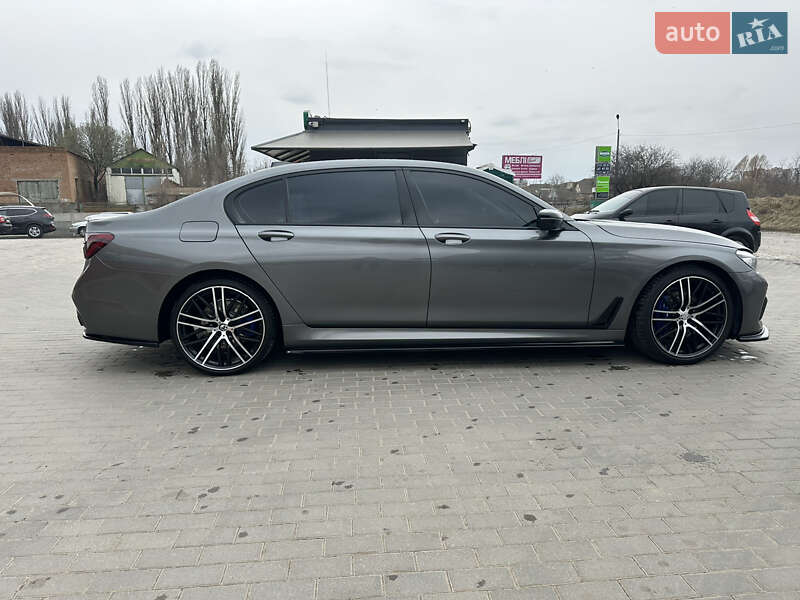 Седан BMW 7 Series 2018 в Киеве