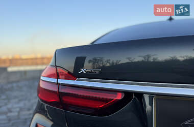 Седан BMW 7 Series 2016 в 