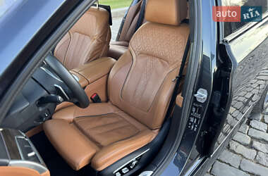 Седан BMW 7 Series 2016 в 