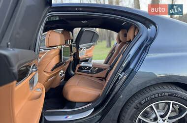 Седан BMW 7 Series 2016 в 