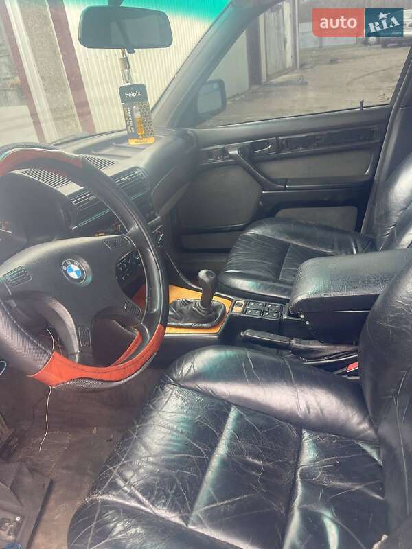 Седан BMW 7 Series 1988 в Корюківці