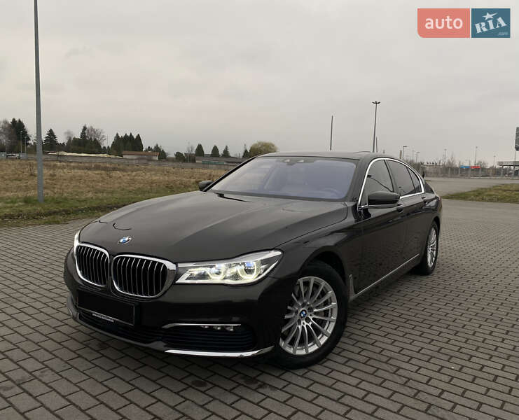 Седан BMW 7 Series 2016 в Львові