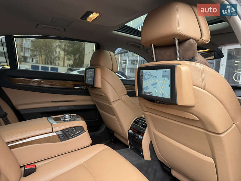 Седан BMW 7 Series 2012 в Одесі