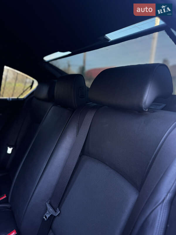 Седан BMW 7 Series 2012 в Луцке
