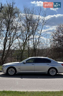 Седан BMW 7 Series 2010 в 