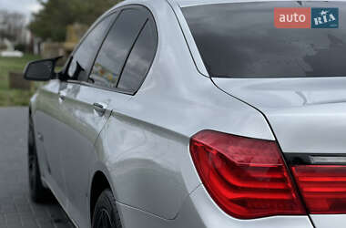 Седан BMW 7 Series 2010 в 