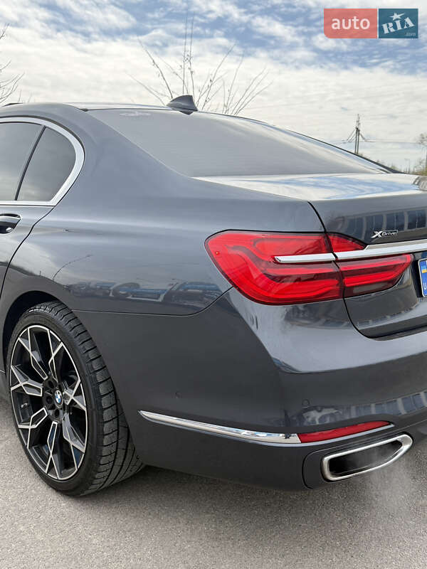 Седан BMW 7 Series 2016 в Киеве