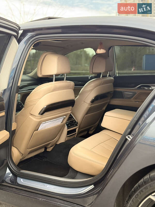 Седан BMW 7 Series 2016 в Киеве