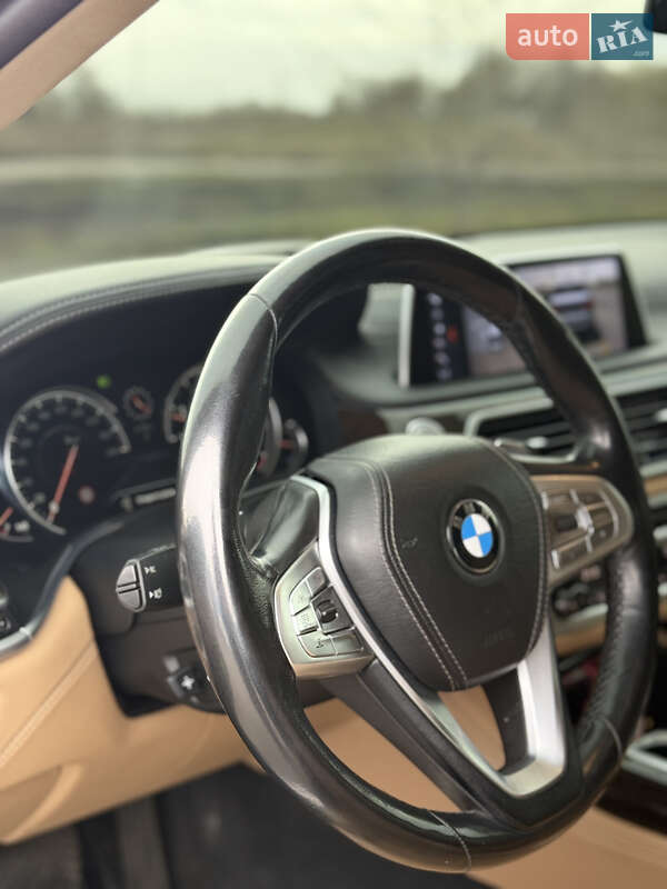 Седан BMW 7 Series 2016 в Киеве