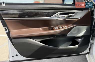 Седан BMW 7 Series 2018 в 