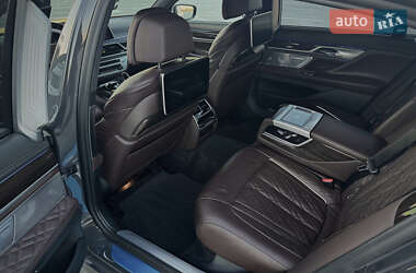 Седан BMW 7 Series 2021 в 