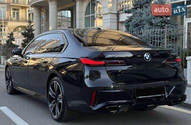 Седан BMW 7 Series 2023 в 