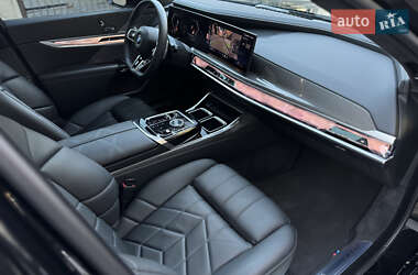 Седан BMW 7 Series 2023 в 