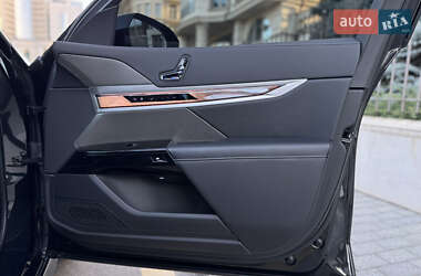 Седан BMW 7 Series 2023 в 