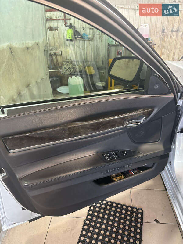 Седан BMW 7 Series 2011 в Киеве фото 10 Седан BMW 7 Series 2011 в Киеве