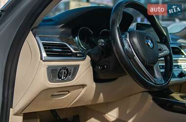 Седан BMW 7 Series 2017 в 