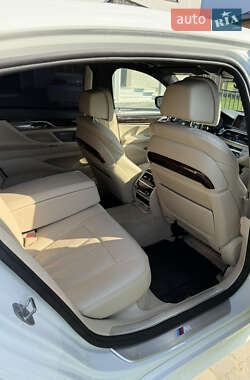Седан BMW 7 Series 2016 в 