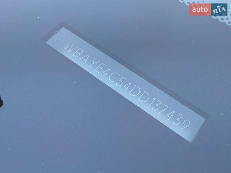 Седан BMW 7 Series 2013 в Черновцах