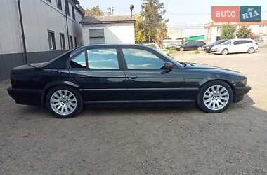 Седан BMW 7 Series 2001 в 