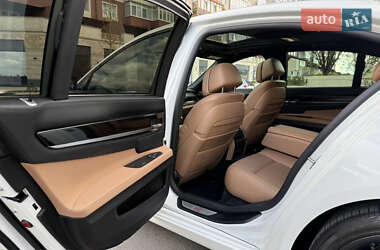 Седан BMW 7 Series 2013 в 