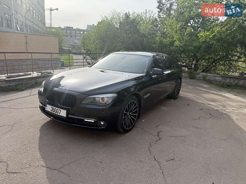 BMW 7 Series 2011