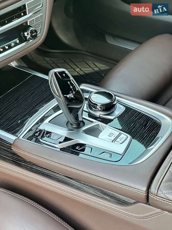 Седан BMW 7 Series 2020 в Кривом Роге