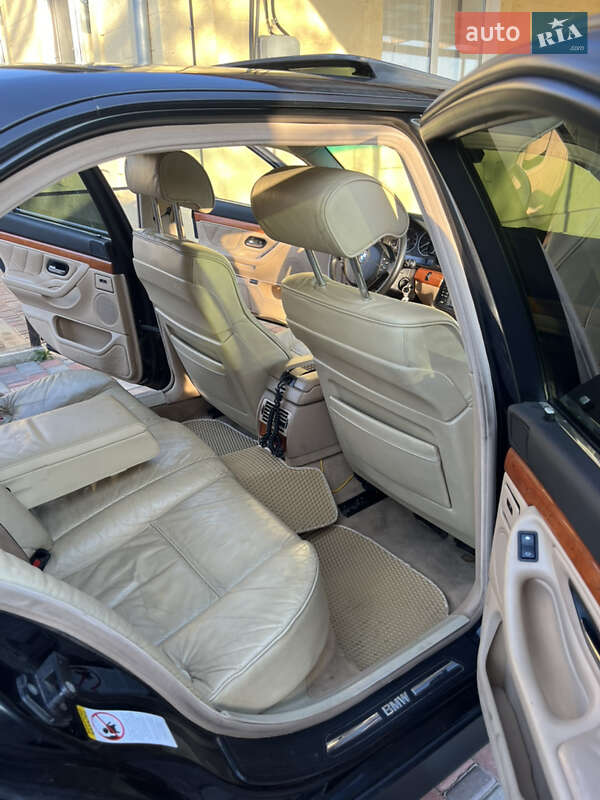 Седан BMW 7 Series 1999 в Килии