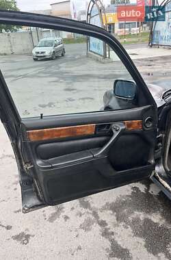 Седан BMW 7 Series 1992 в 
