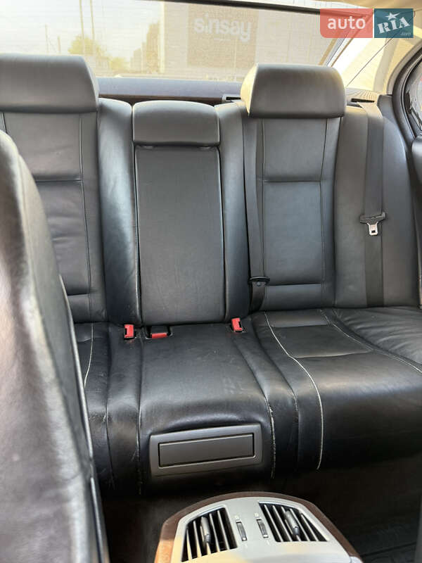 Седан BMW 7 Series 2003 в Чернівцях