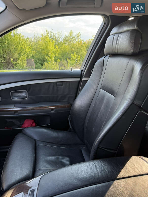 Седан BMW 7 Series 2003 в Чернівцях