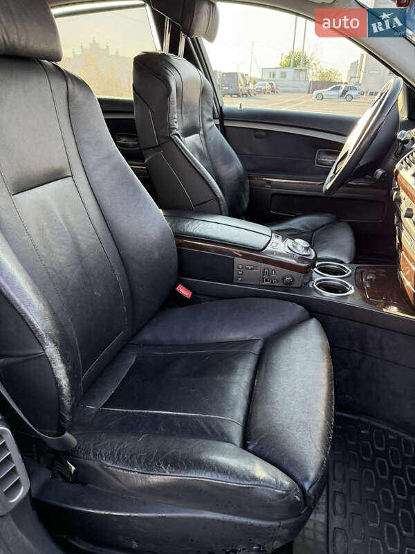 Седан BMW 7 Series 2003 в Чернівцях