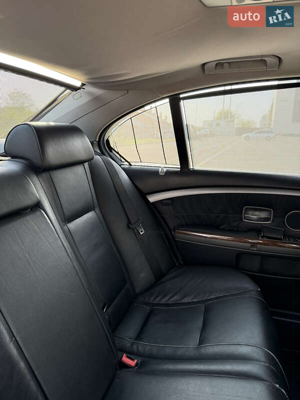 Седан BMW 7 Series 2003 в Чернівцях