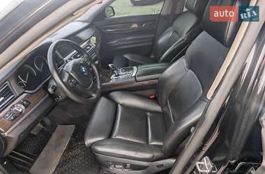 Седан BMW 7 Series 2010 в 