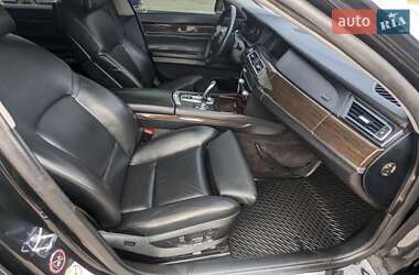 Седан BMW 7 Series 2010 в 