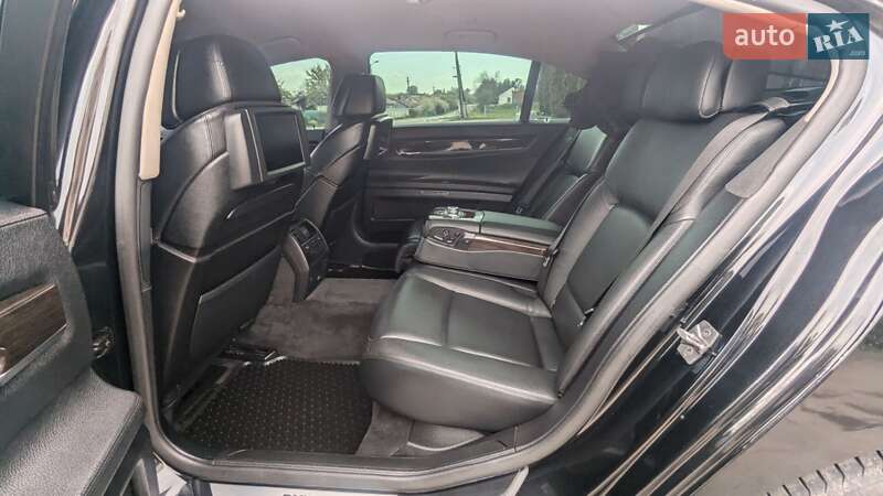 Седан BMW 7 Series 2010 в Ровно