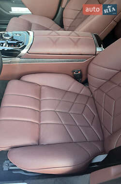 Седан BMW 7 Series 2024 в 