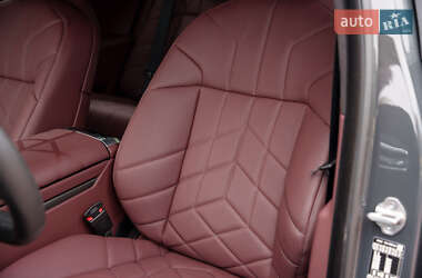 Седан BMW 7 Series 2024 в 