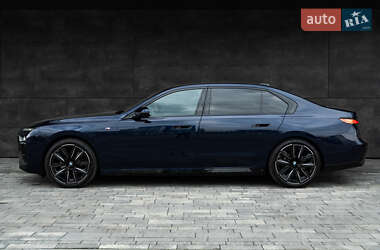Седан BMW 7 Series 2023 в 