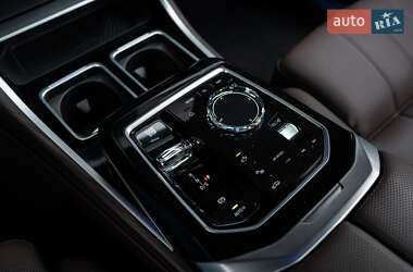 Седан BMW 7 Series 2023 в 