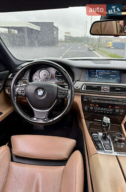 Седан BMW 7 Series 2011 в 