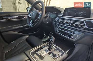 Седан BMW 7 Series 2016 в 