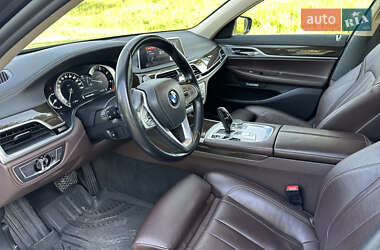 Седан BMW 7 Series 2016 в 