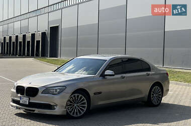 Седан BMW 7 Series 2010 в 