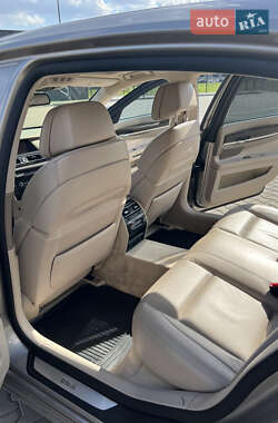Седан BMW 7 Series 2010 в 