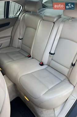 Седан BMW 7 Series 2010 в 
