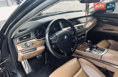 Седан BMW 7 Series 2010 в 