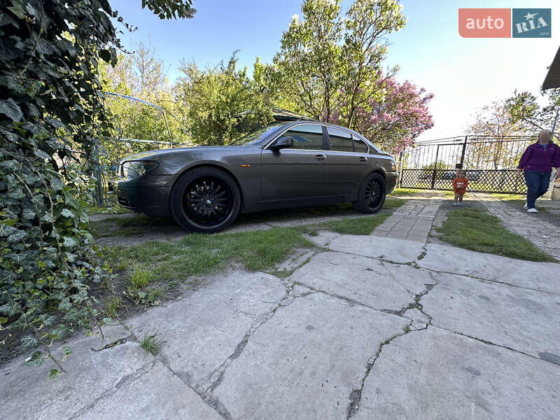 Седан BMW 7 Series 2003 в Луцке