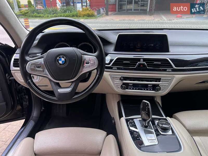 Седан BMW 7 Series 2017 в Львові фото 47 Седан BMW 7 Series 2017 в Львові