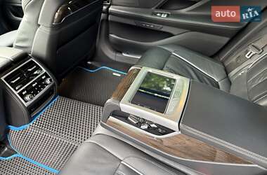 Седан BMW 7 Series 2018 в 