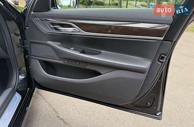 Седан BMW 7 Series 2018 в 